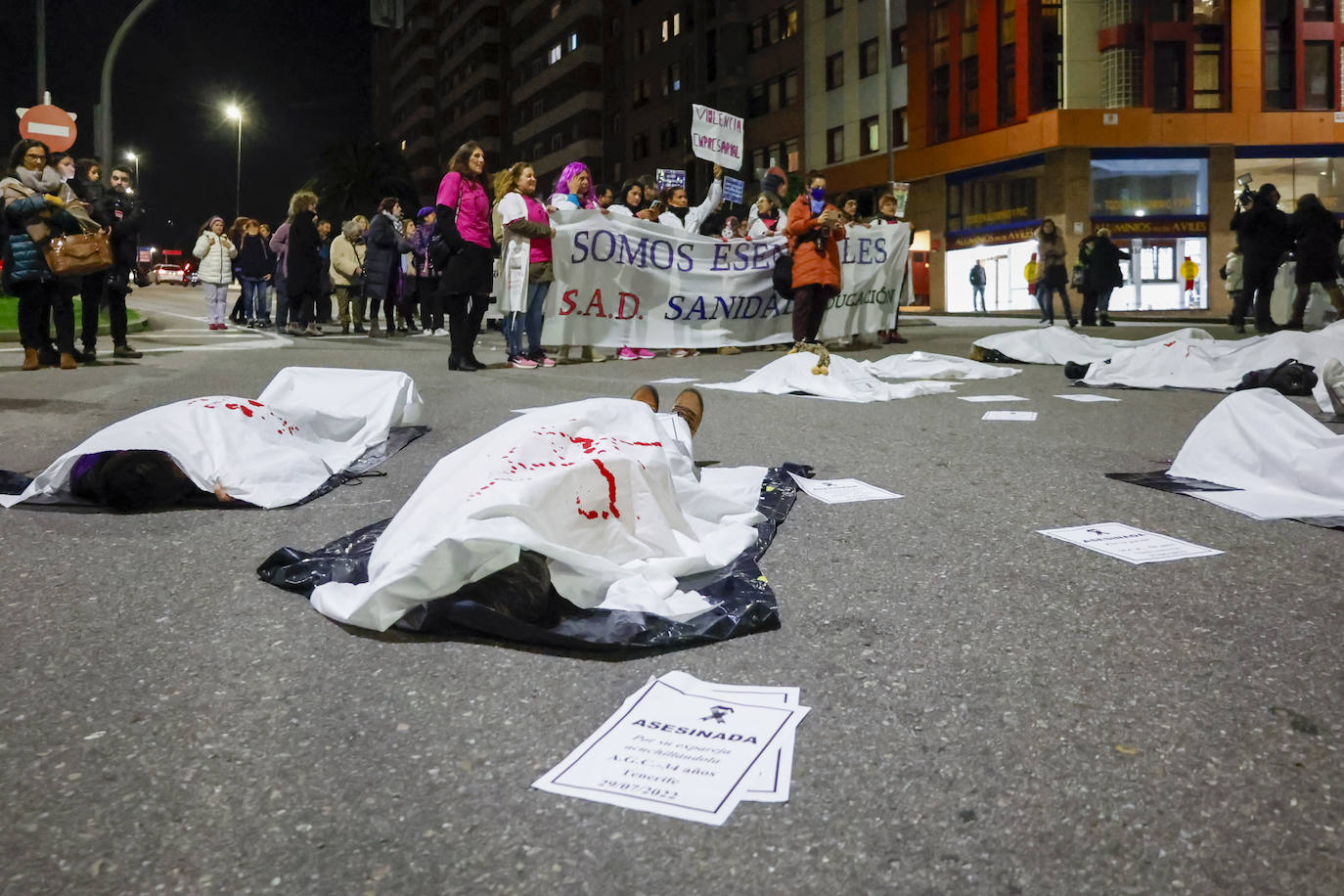 Fotos: Marcha por la igualdad en Avilés para erradicar la violencia de género