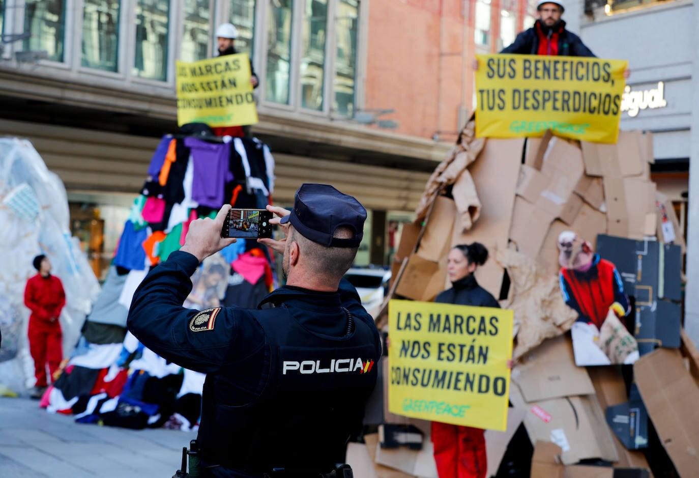 Fotos: «Este Gobierno discrimina a policías y guardias civiles»