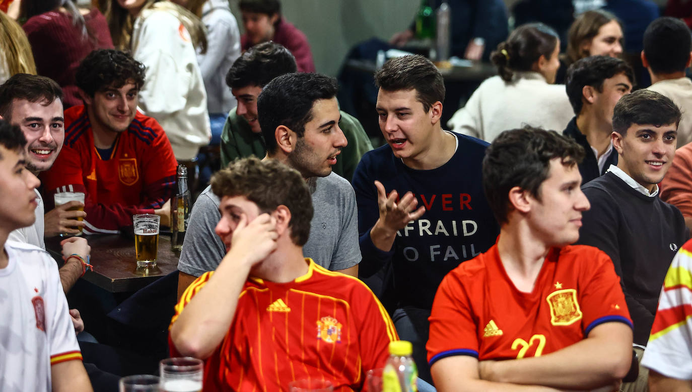 Fotos: Asturias anima a La Roja