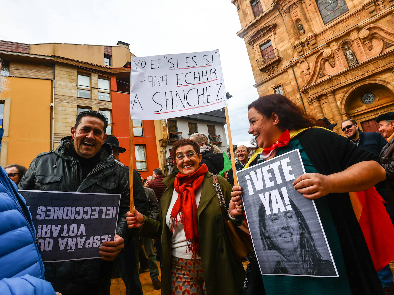 Fotos: Vox pide la dimisión de Sánchez: «Quiere una España arruinada y doblegada»