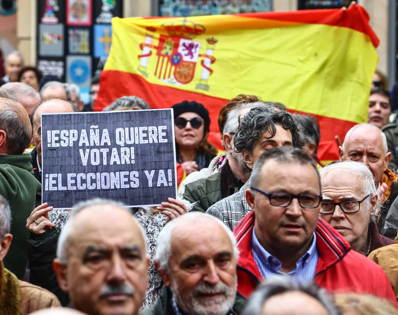 Fotos: Vox pide la dimisión de Sánchez: «Quiere una España arruinada y doblegada»