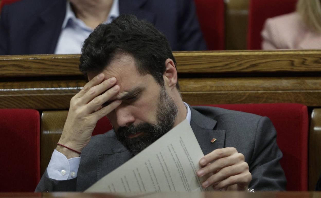 El expresidente del Parlament y actual conseller de Empresa, Roger Torrent, durante el pleno del Parlament del pasado miércoles.