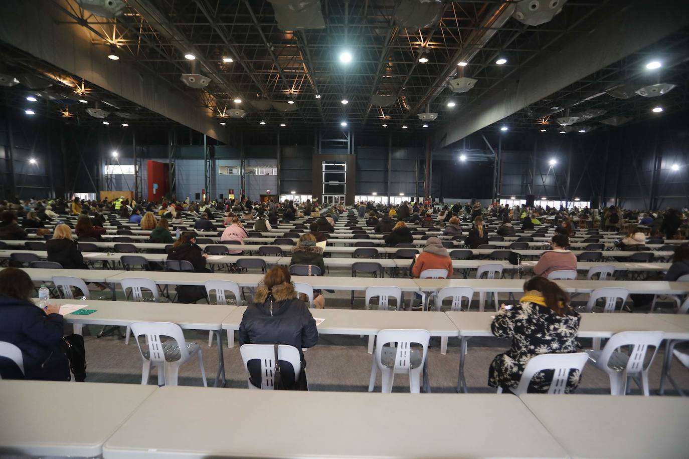 Fotos: Masivas oposiciones en Asturias para auxiliares educadores