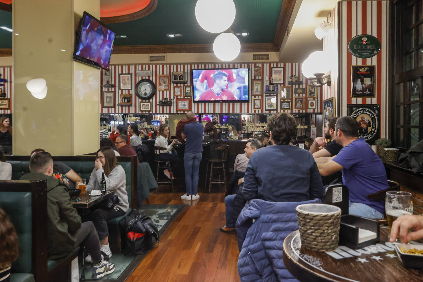 Fotos: Así se ha vivido el Japón - España desde Asturias