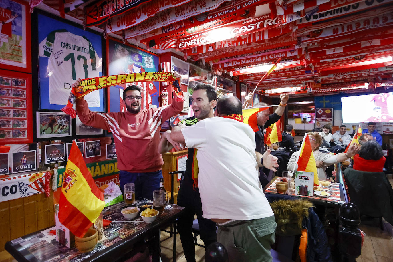 Fotos: Así se ha vivido el Japón - España desde Asturias