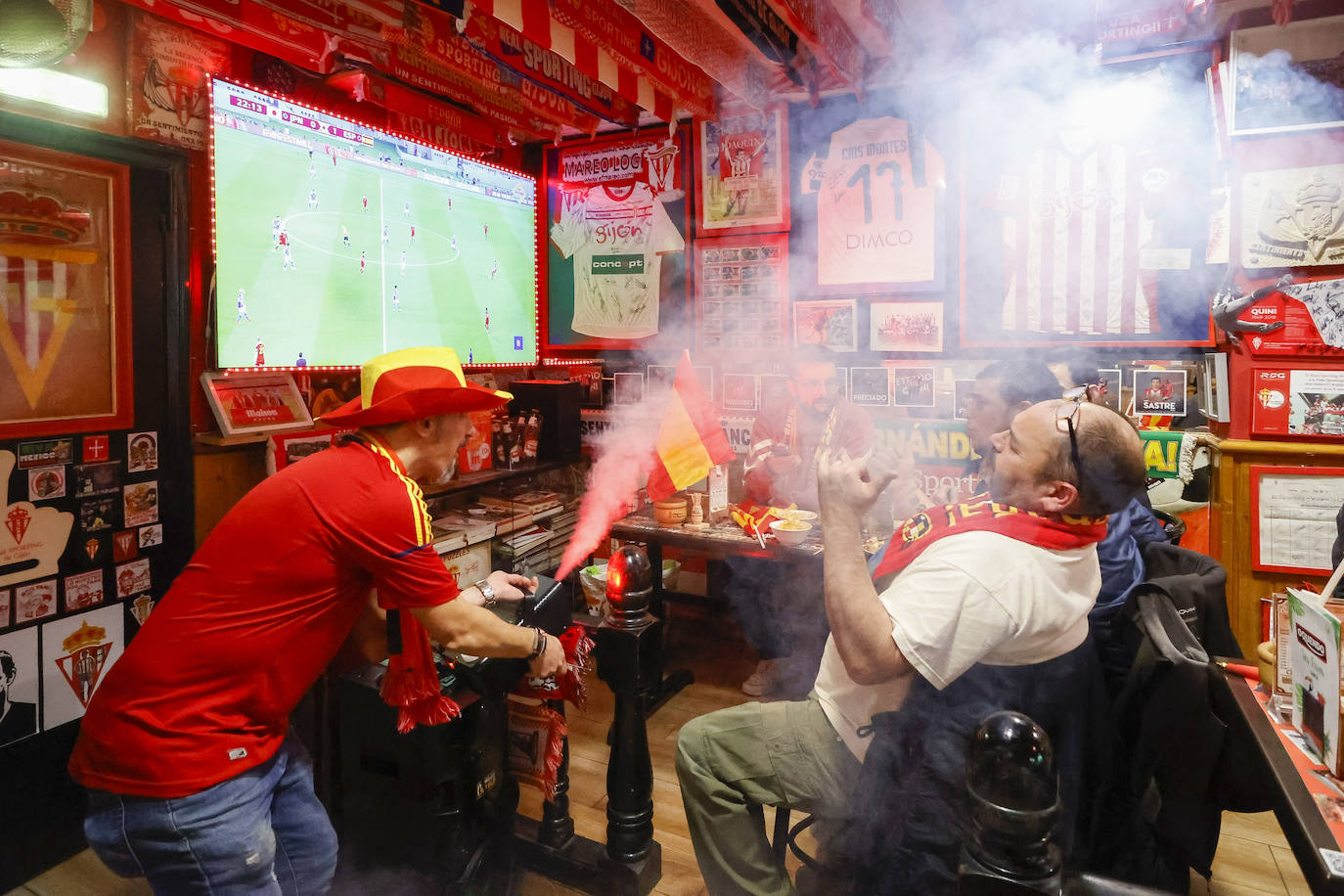 Fotos: Así se ha vivido el Japón - España desde Asturias