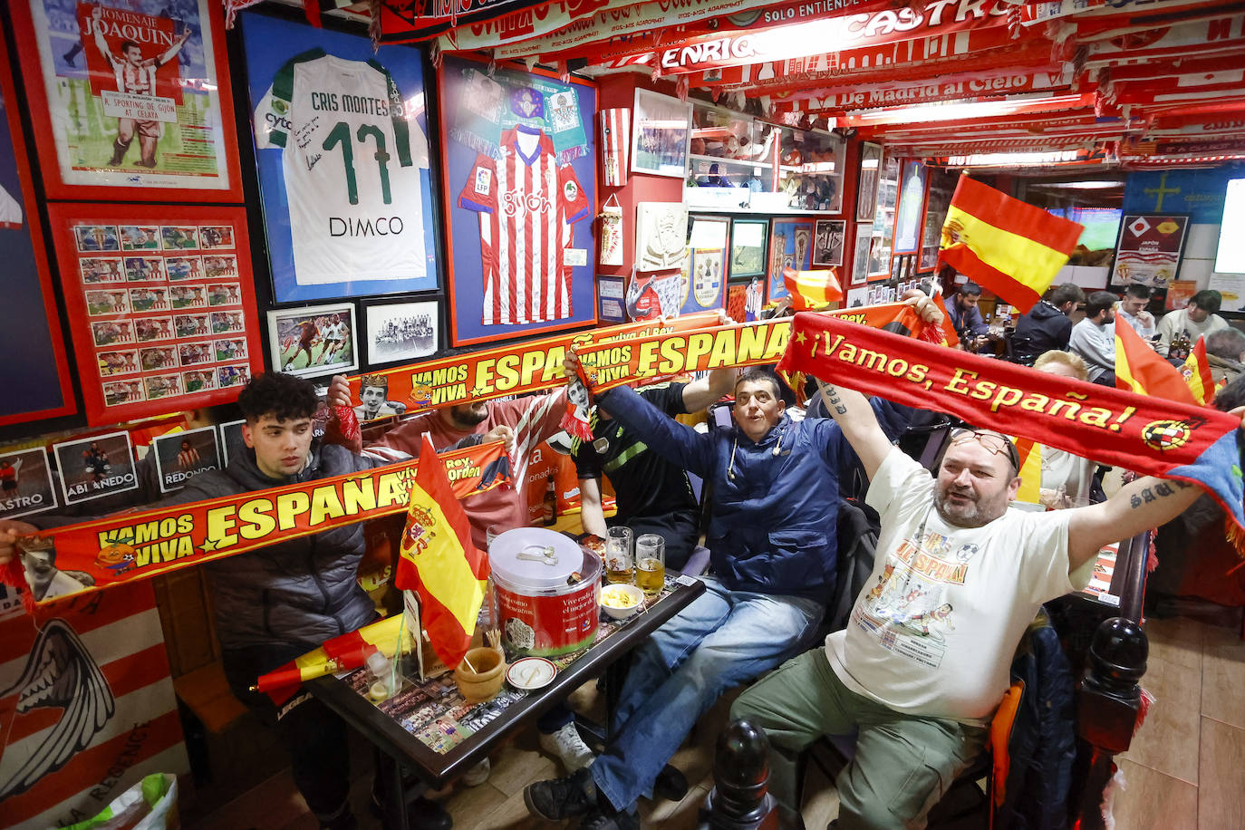 Fotos: Así se ha vivido el Japón - España desde Asturias