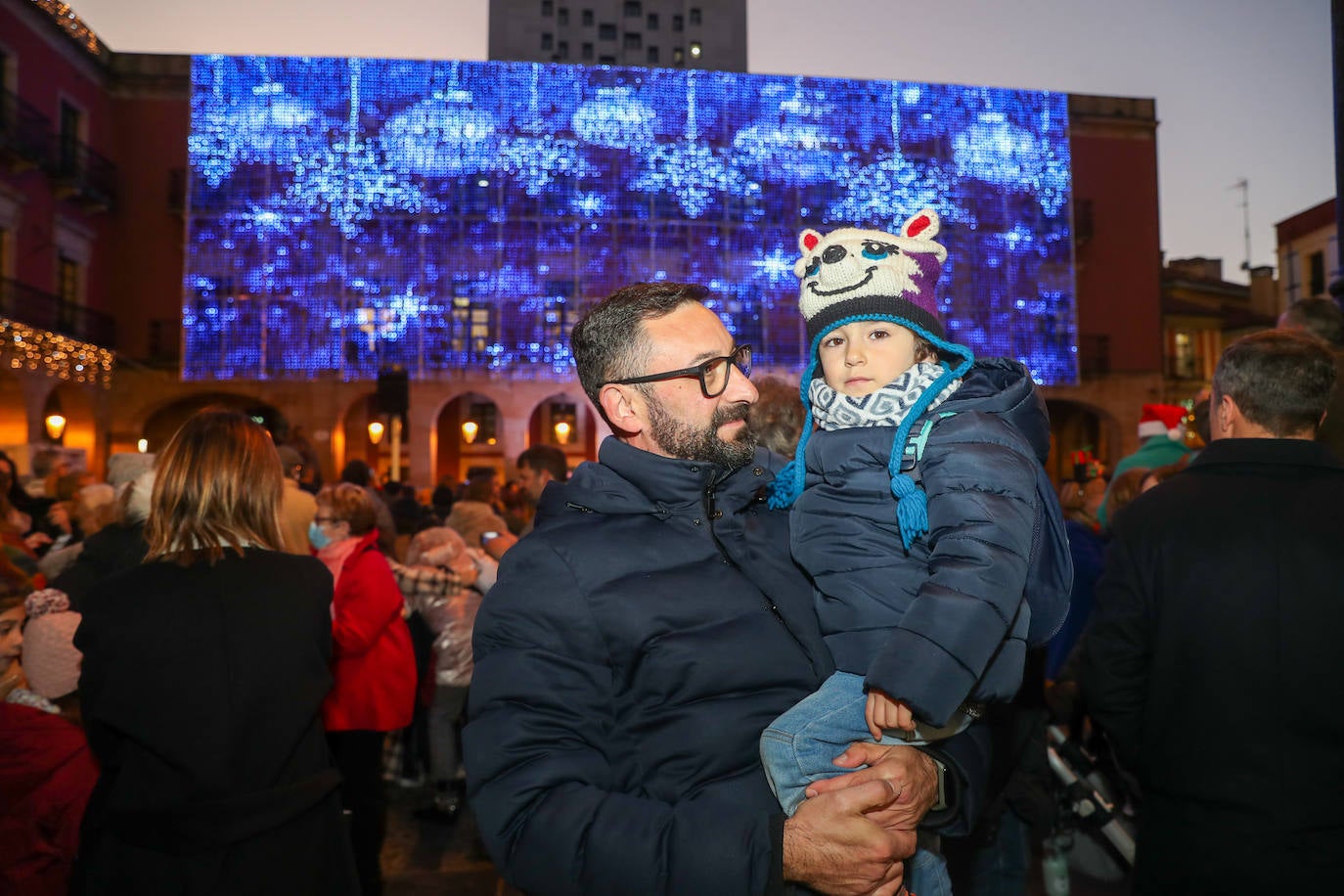 Fotos: Gijón estrena su alumbrado de Navidad más llamativo y deslumbrante