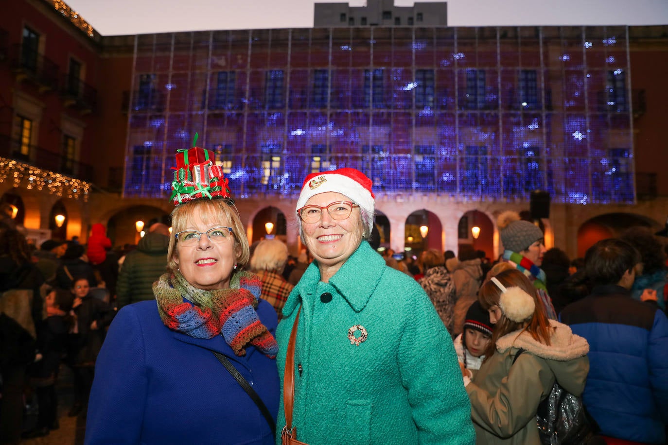 Fotos: Gijón estrena su alumbrado de Navidad más llamativo y deslumbrante