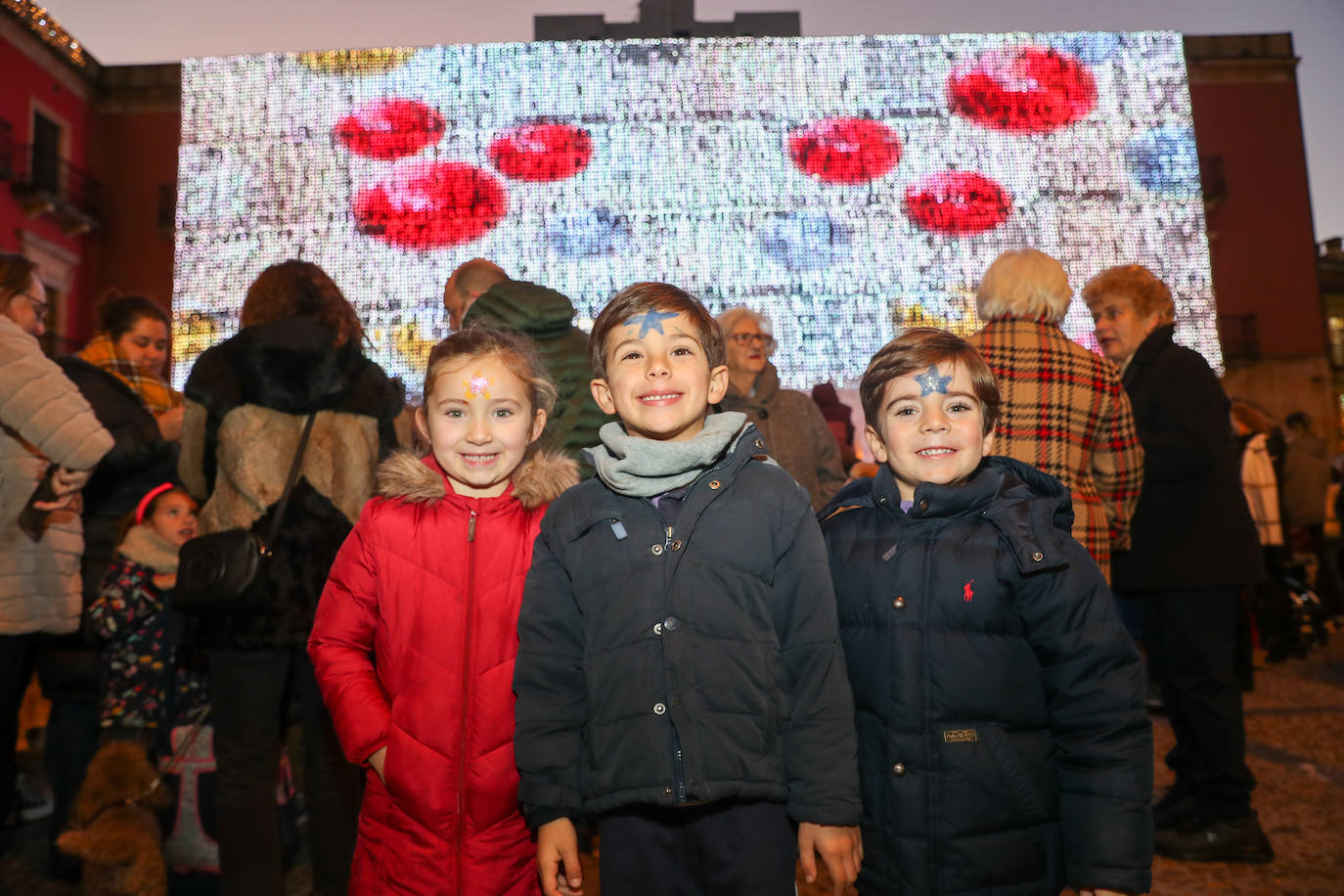 Fotos: Gijón estrena su alumbrado de Navidad más llamativo y deslumbrante