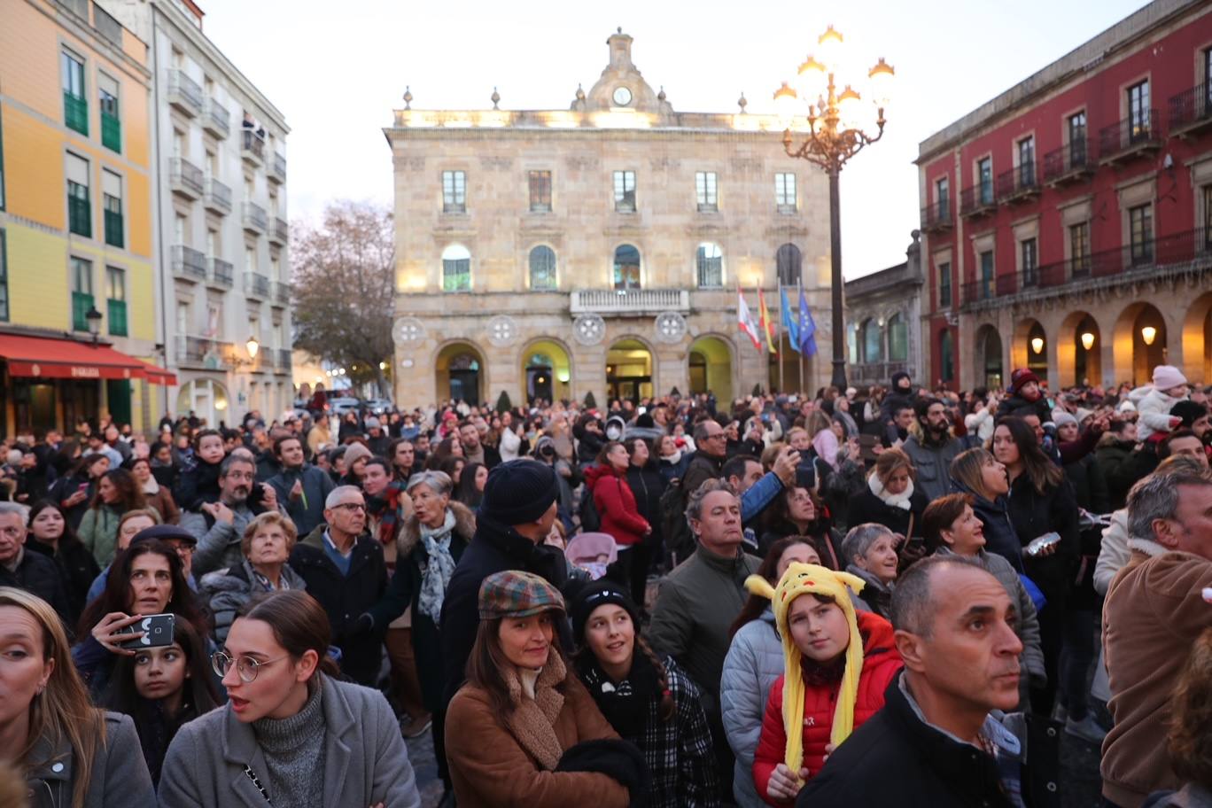 Fotos: Gijón estrena su alumbrado de Navidad más llamativo y deslumbrante