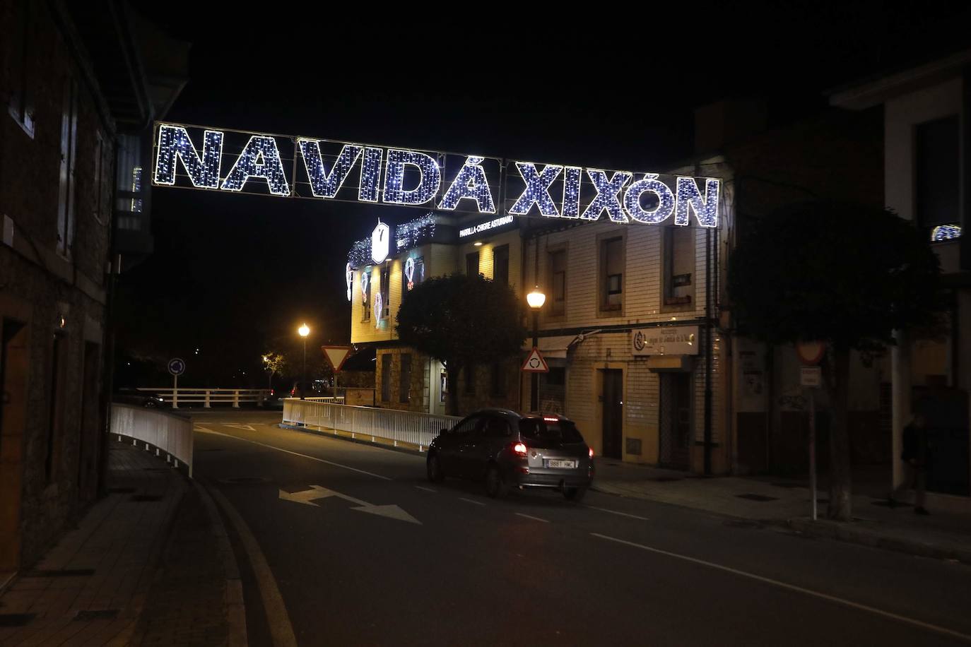 Fotos: Gijón estrena su alumbrado de Navidad más llamativo y deslumbrante