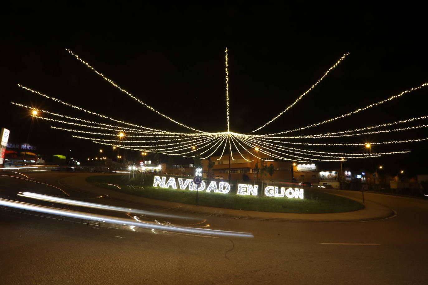 Fotos: Gijón estrena su alumbrado de Navidad más llamativo y deslumbrante