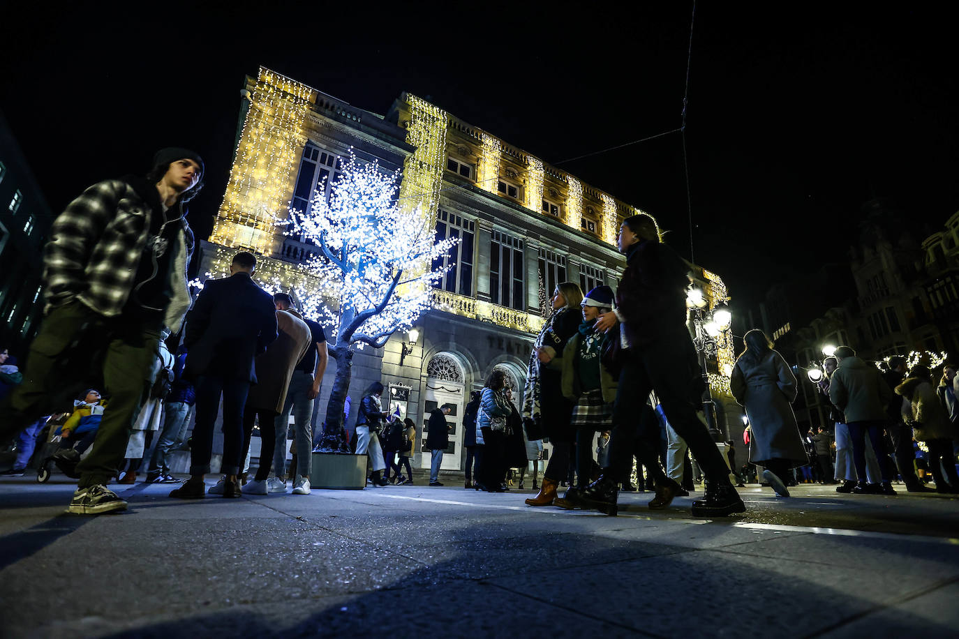 Fotos: Oviedo enciende la Navidad más multitudinaria