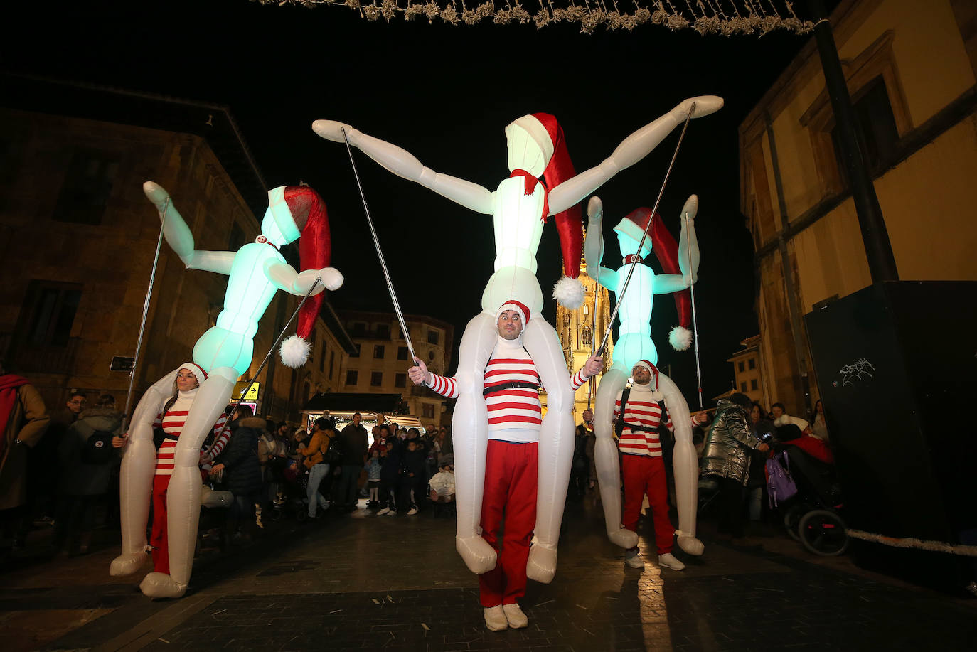 Fotos: Oviedo enciende la Navidad más multitudinaria