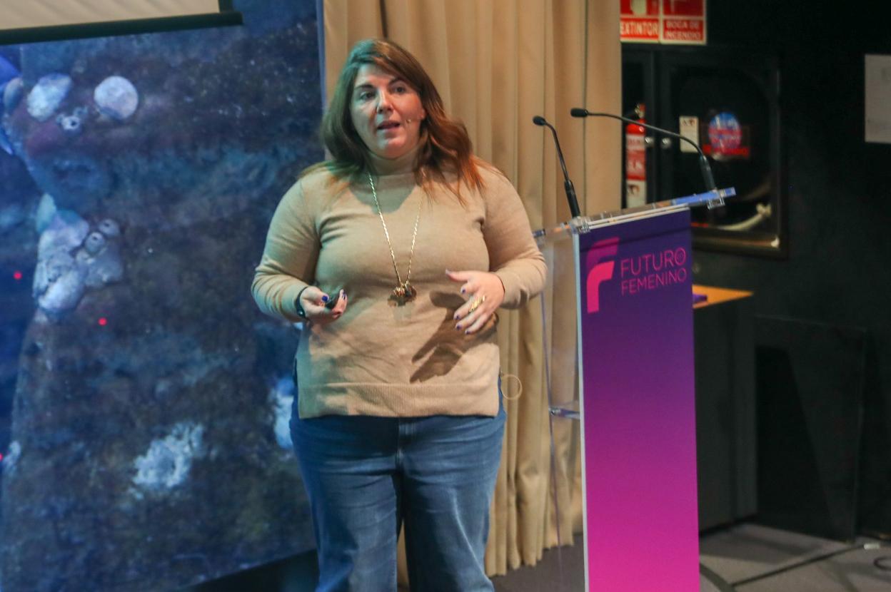 María Gijón, durante su intervención en el Bioparc Acuario de Gijón. 
