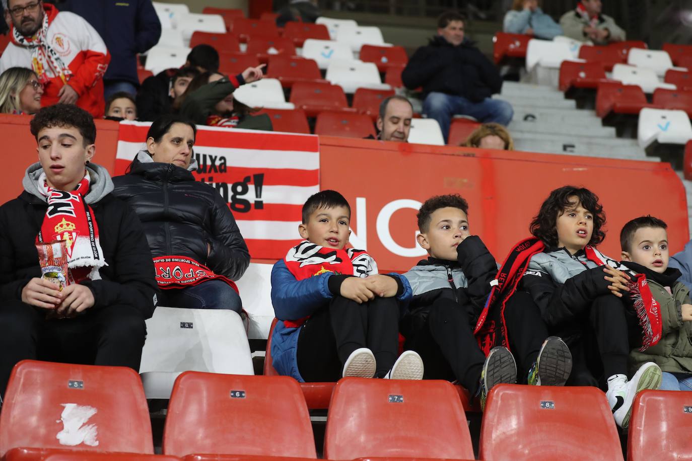 Fotos: ¿Estuviste en el Sporting - Las Palmas? ¡Búscate!