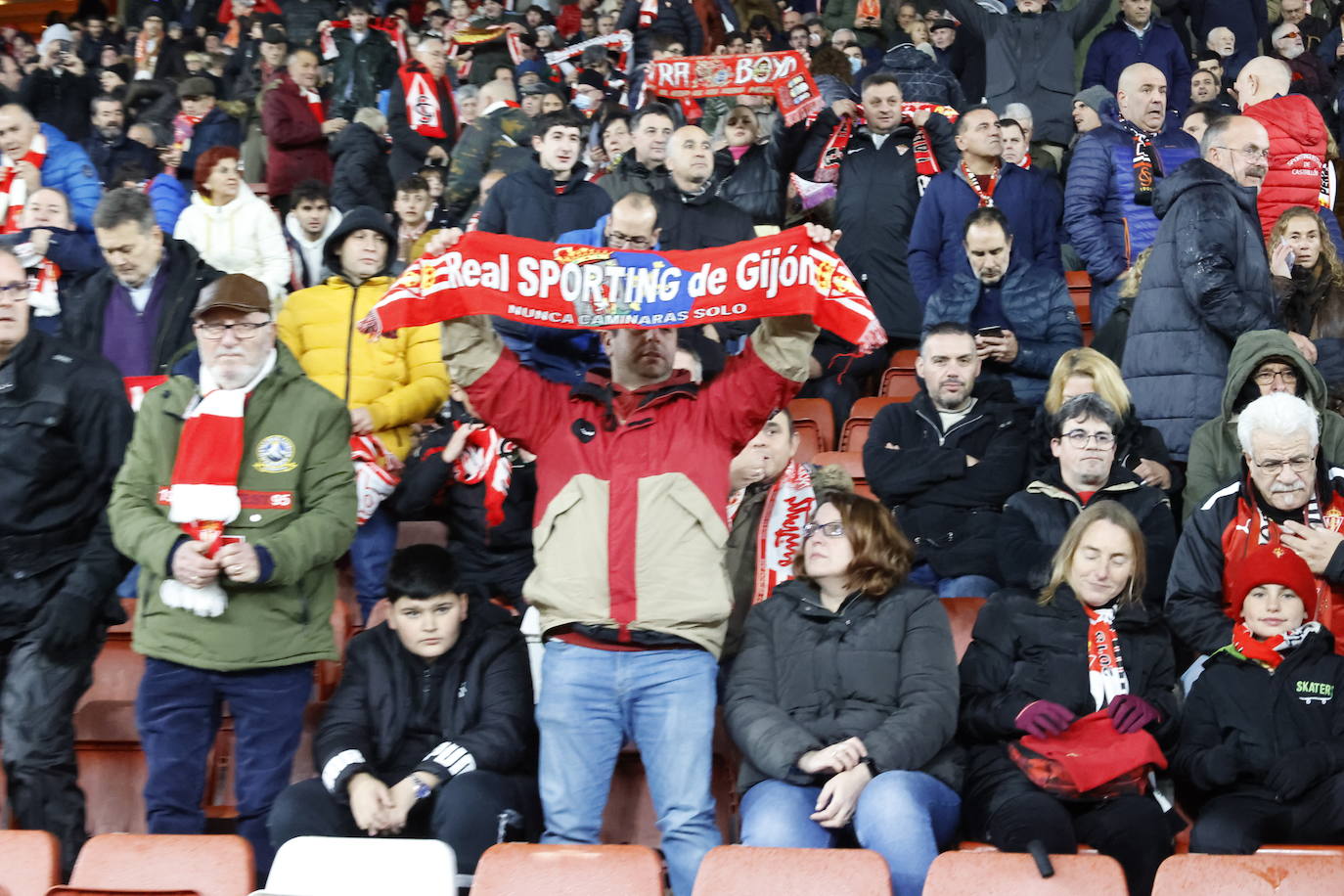 Fotos: ¿Estuviste en el Sporting - Las Palmas? ¡Búscate!