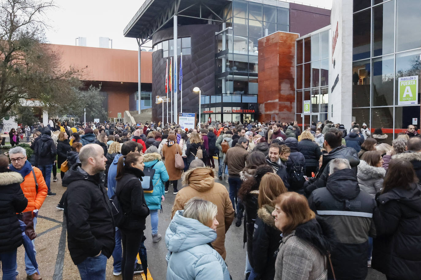 Fotos: Multitudinario proceso de empleo público en Gijón