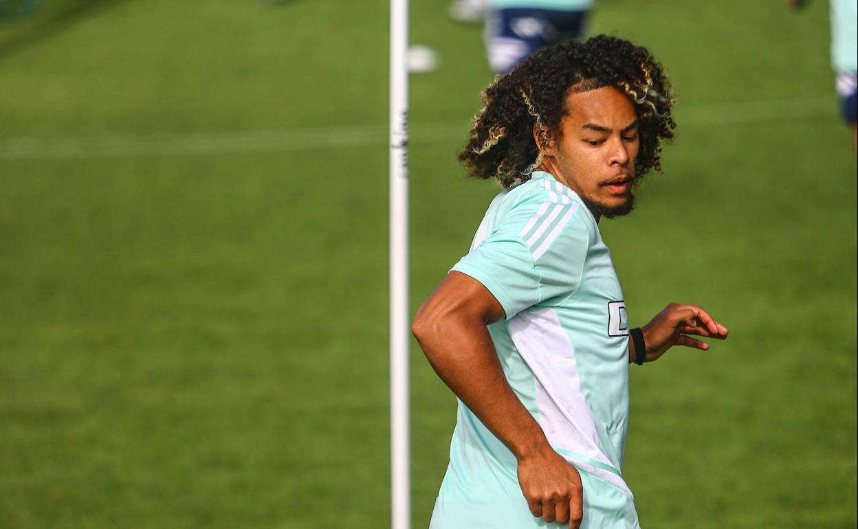 Koba, en un entrenamiento con el Real Oviedo. 