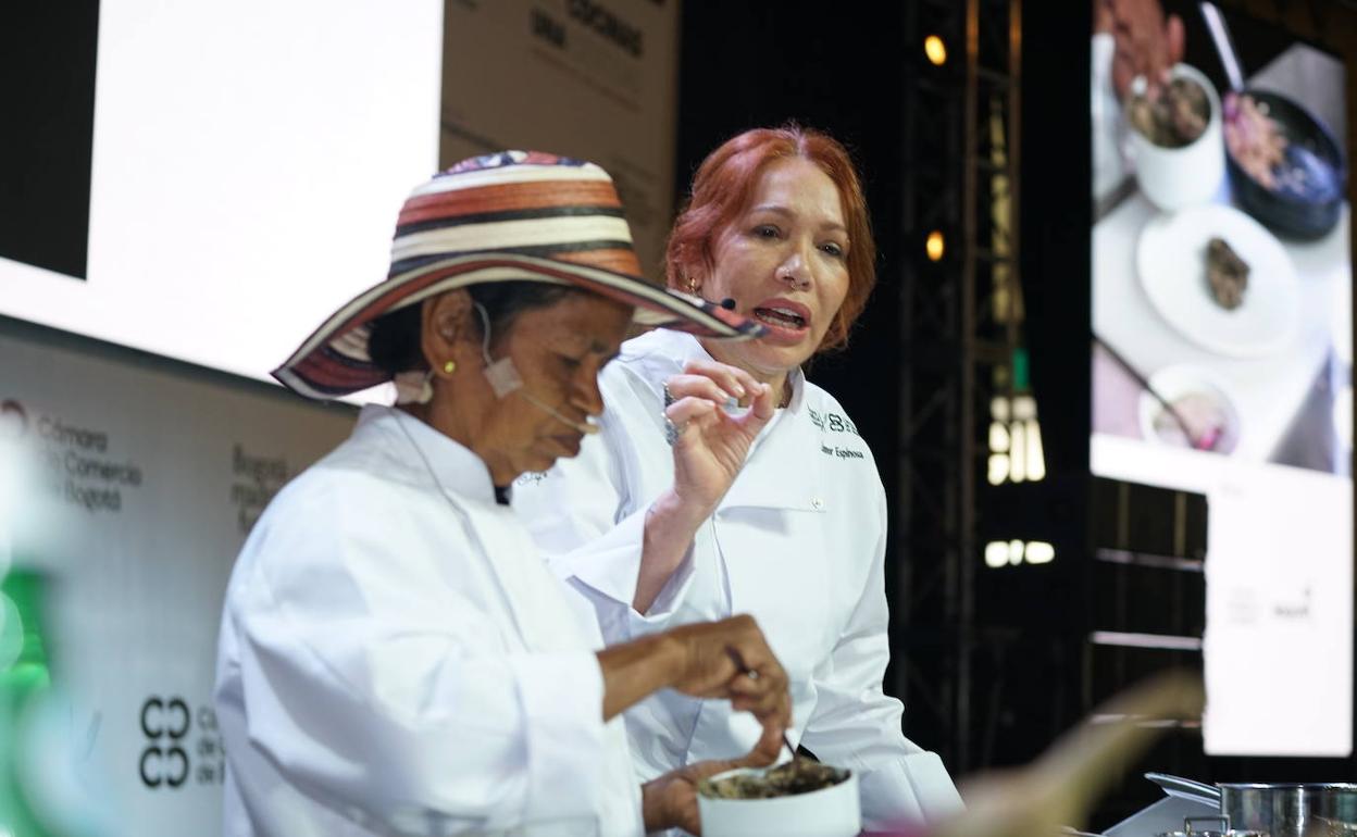 La líder indígena Dominga Estrada y Leonor Espinosa, la chef más laureada de América Latina. 