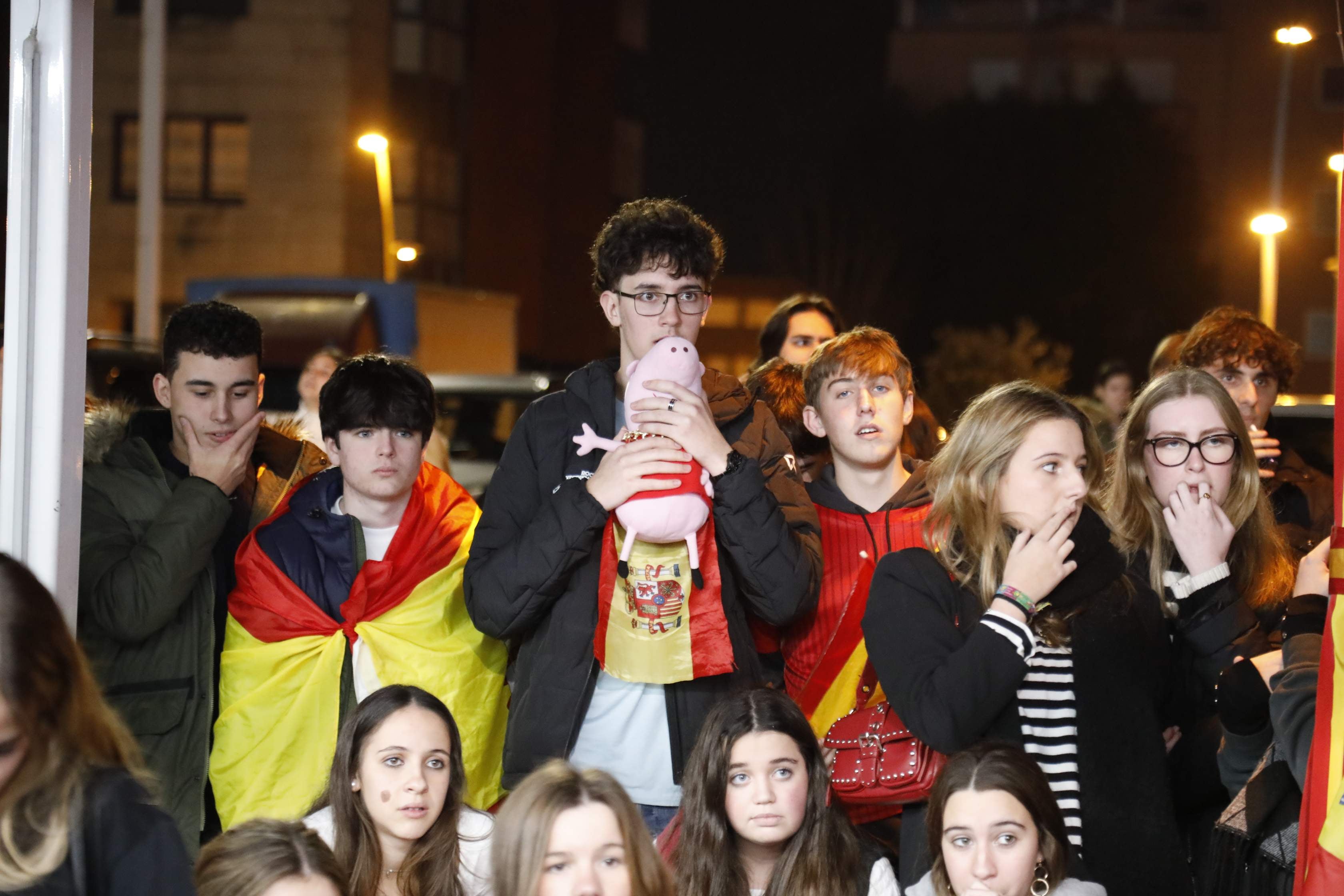 Fotos: Una decepción sin límite entre la afición asturiana