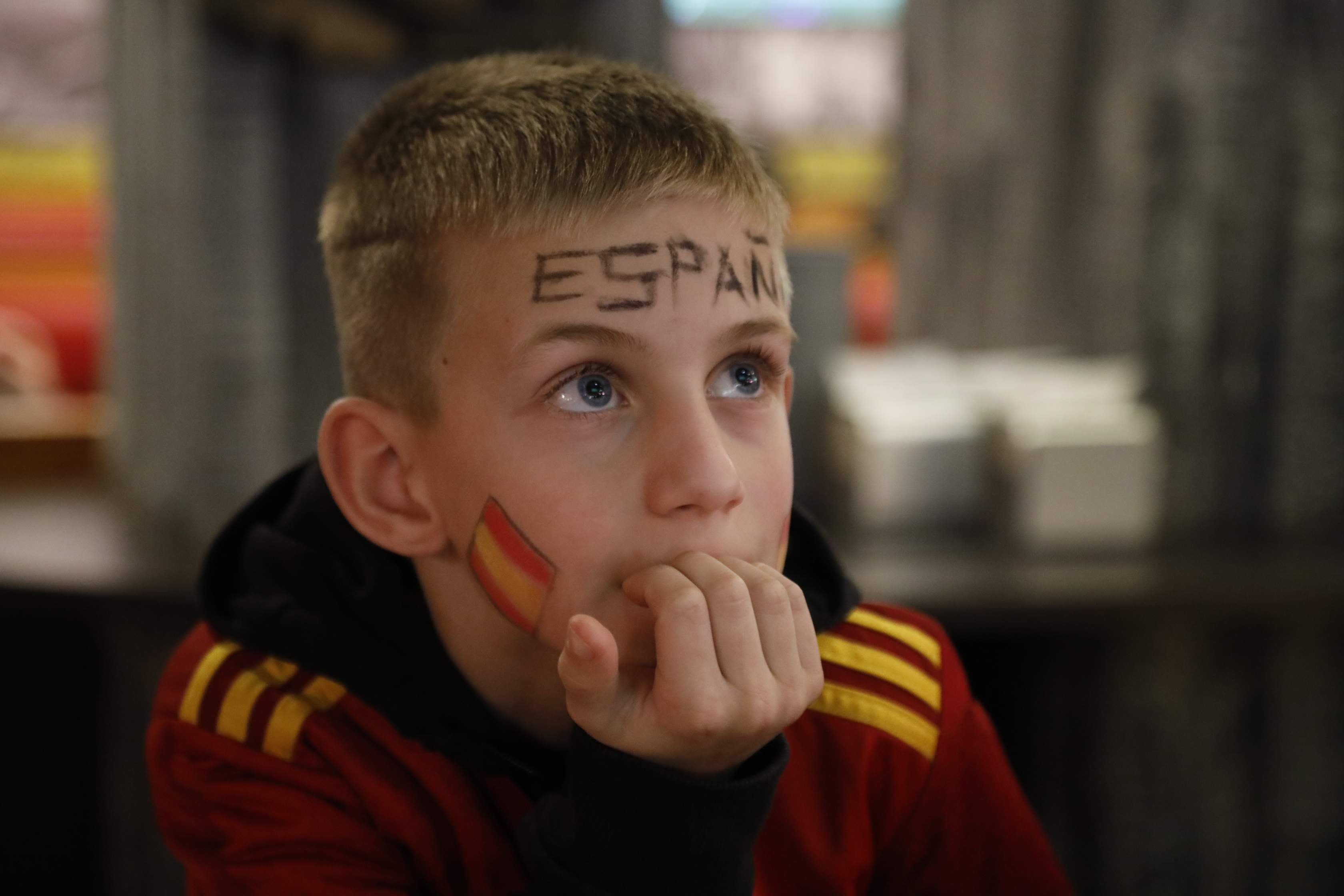 Fotos: Una decepción sin límite entre la afición asturiana