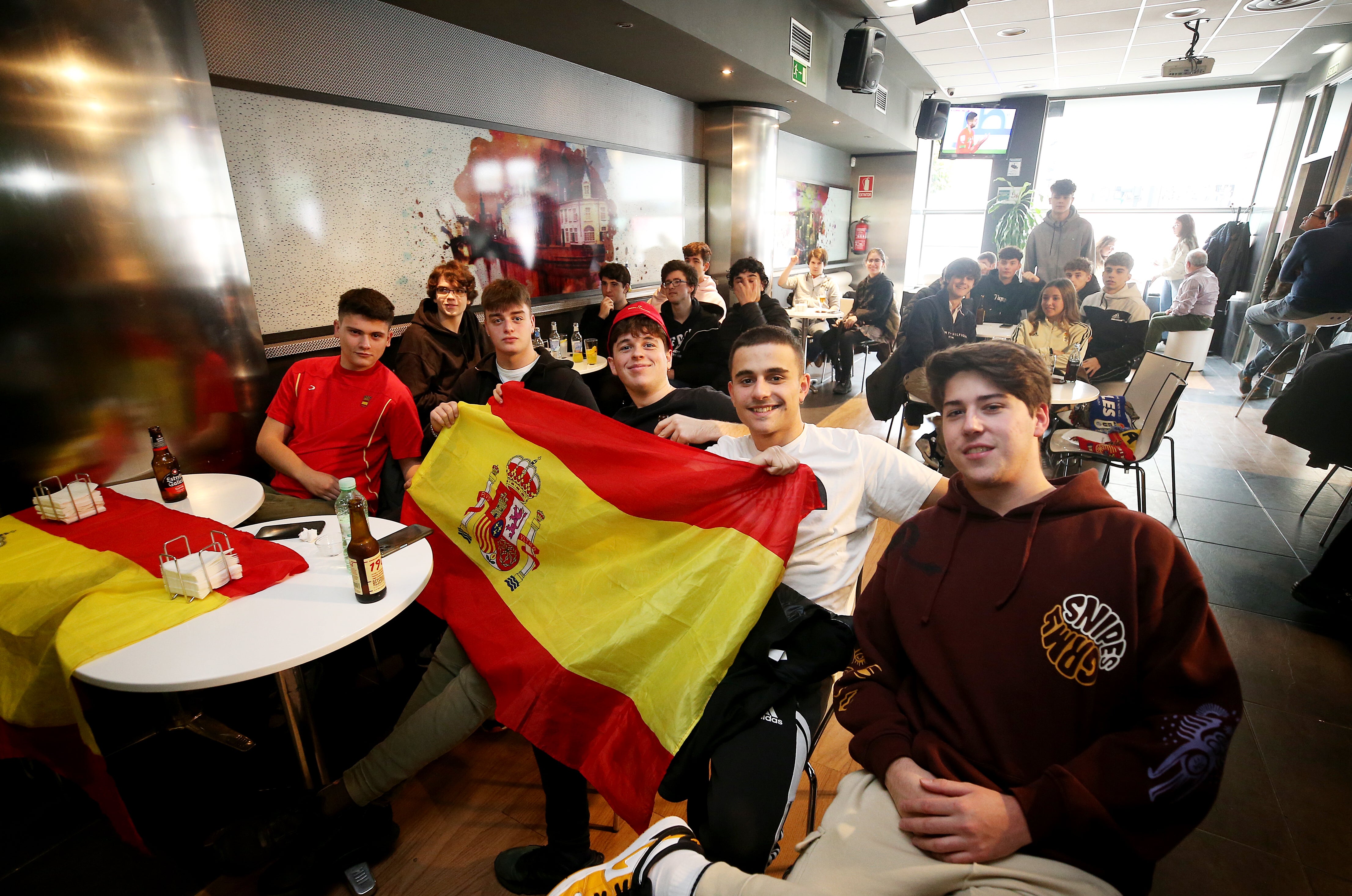 Fotos: Una decepción sin límite entre la afición asturiana