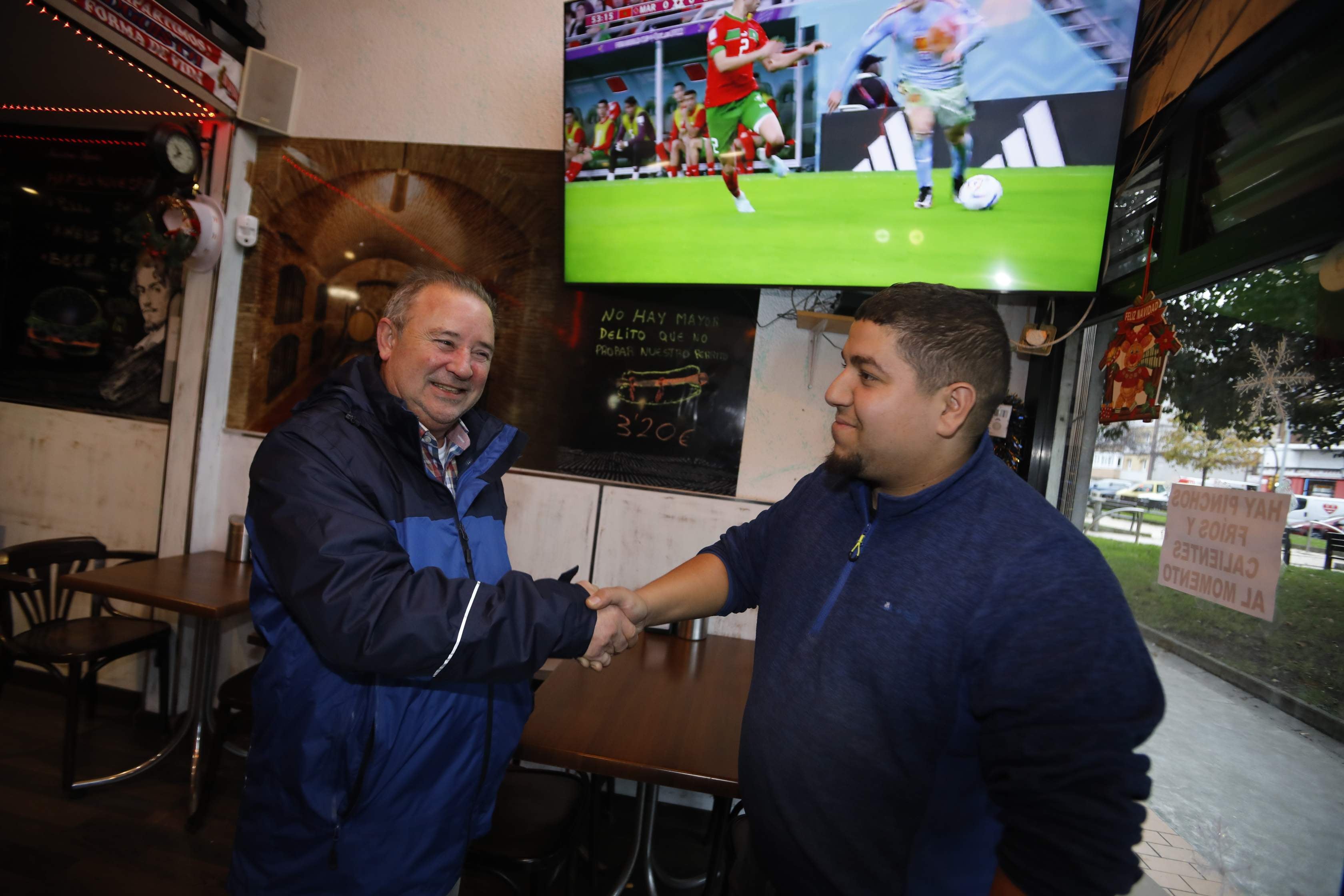 Fotos: Una decepción sin límite entre la afición asturiana