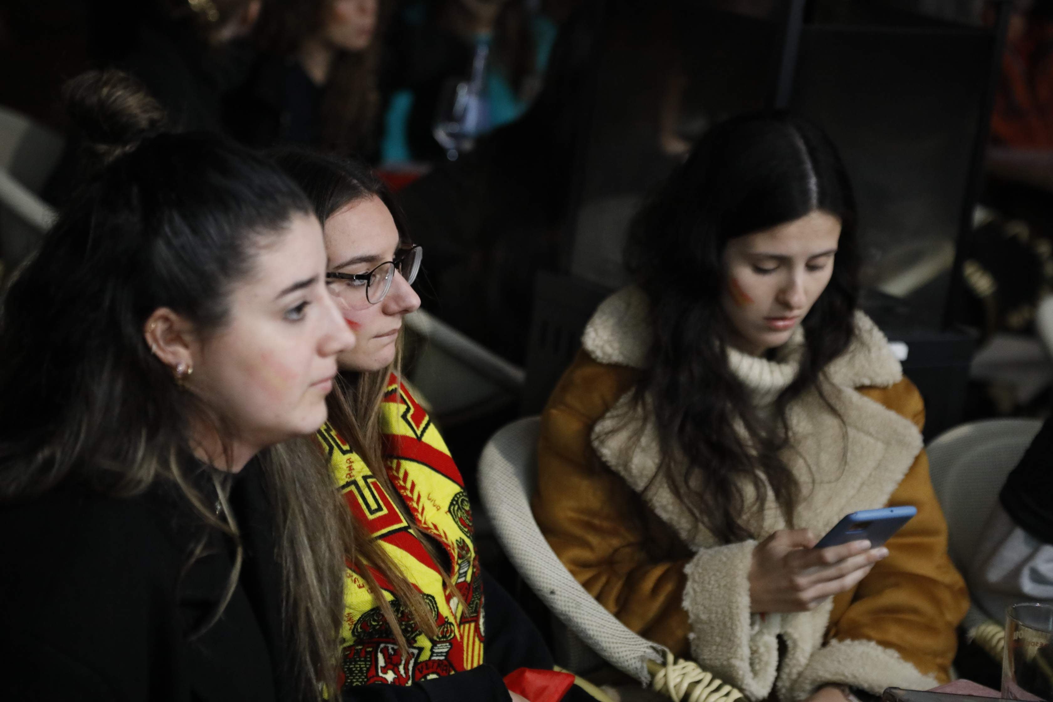 Fotos: Una decepción sin límite entre la afición asturiana