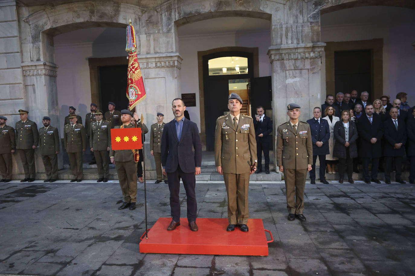 Fotos: Entrega de la Medalla de Oro al Regimiento «Príncipe» número 3 en Siero