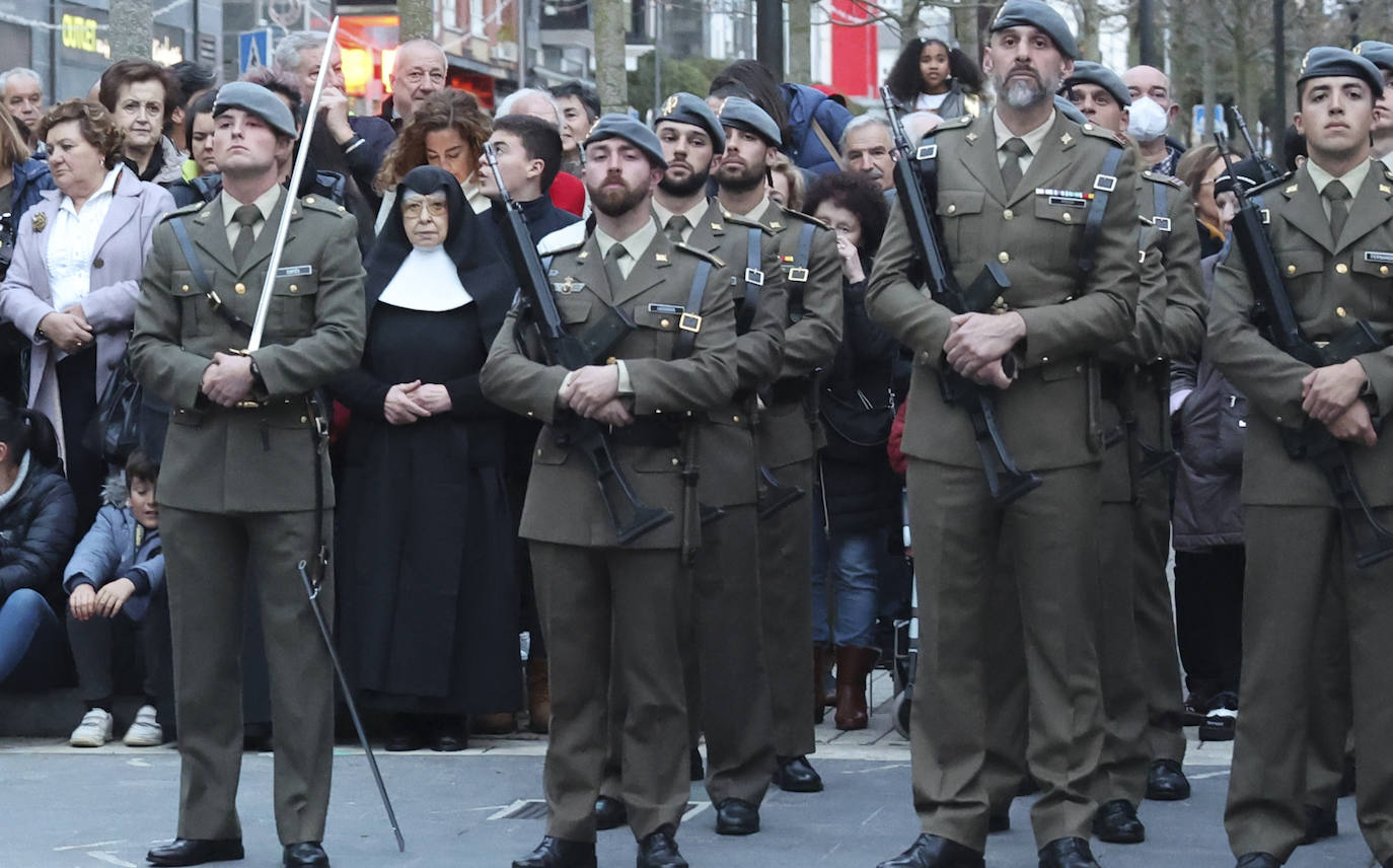 Fotos: Entrega de la Medalla de Oro al Regimiento «Príncipe» número 3 en Siero