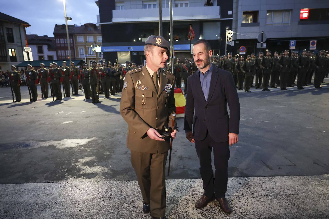 Fotos: Entrega de la Medalla de Oro al Regimiento «Príncipe» número 3 en Siero