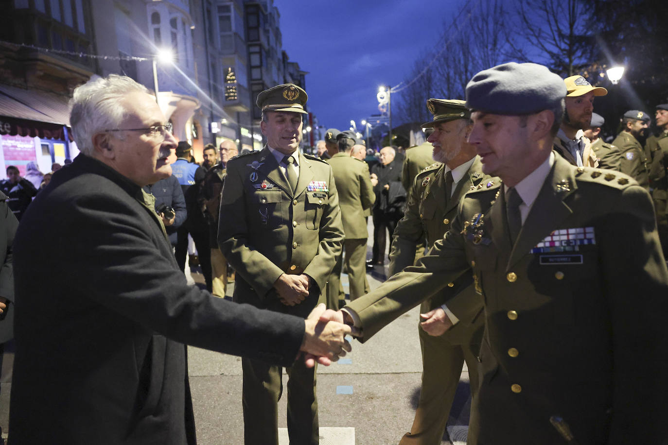 Fotos: Entrega de la Medalla de Oro al Regimiento «Príncipe» número 3 en Siero