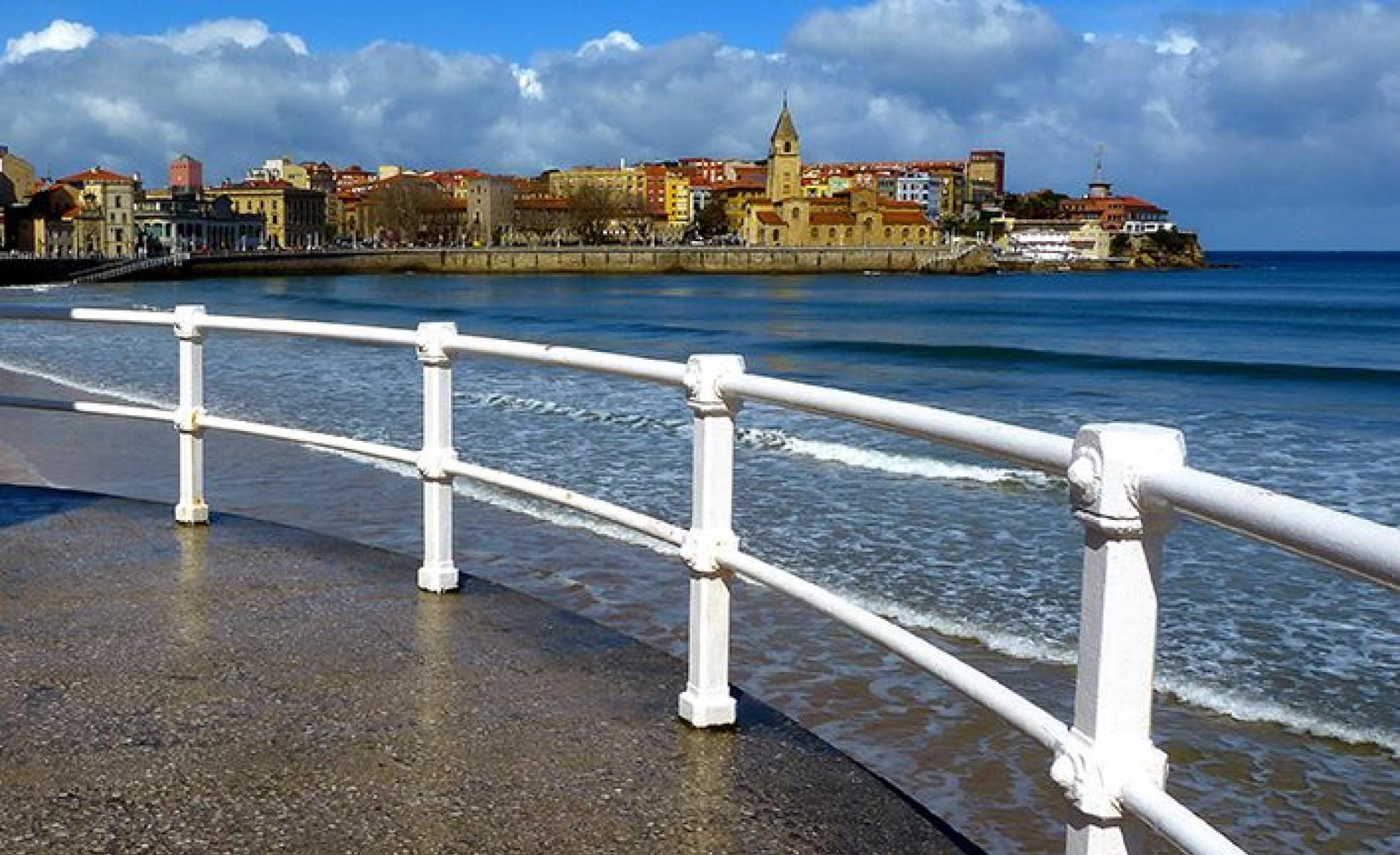 Gijón/Xixón, la ciudad que mira al mar