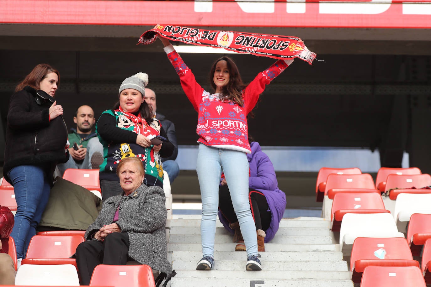 Fotos: ¿Estuviste en el Sporting-Cartagena?¡Búscate en El Molinón!