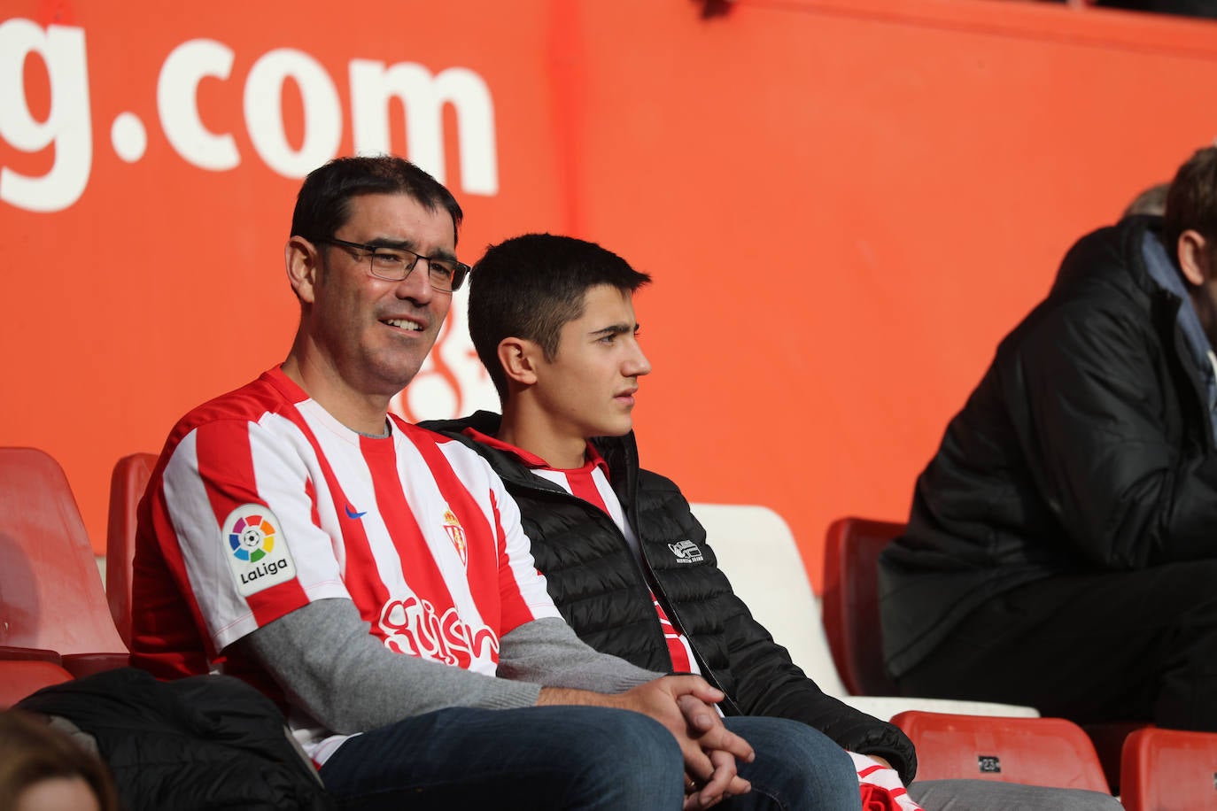 Fotos: ¿Estuviste en el Sporting-Cartagena?¡Búscate en El Molinón!