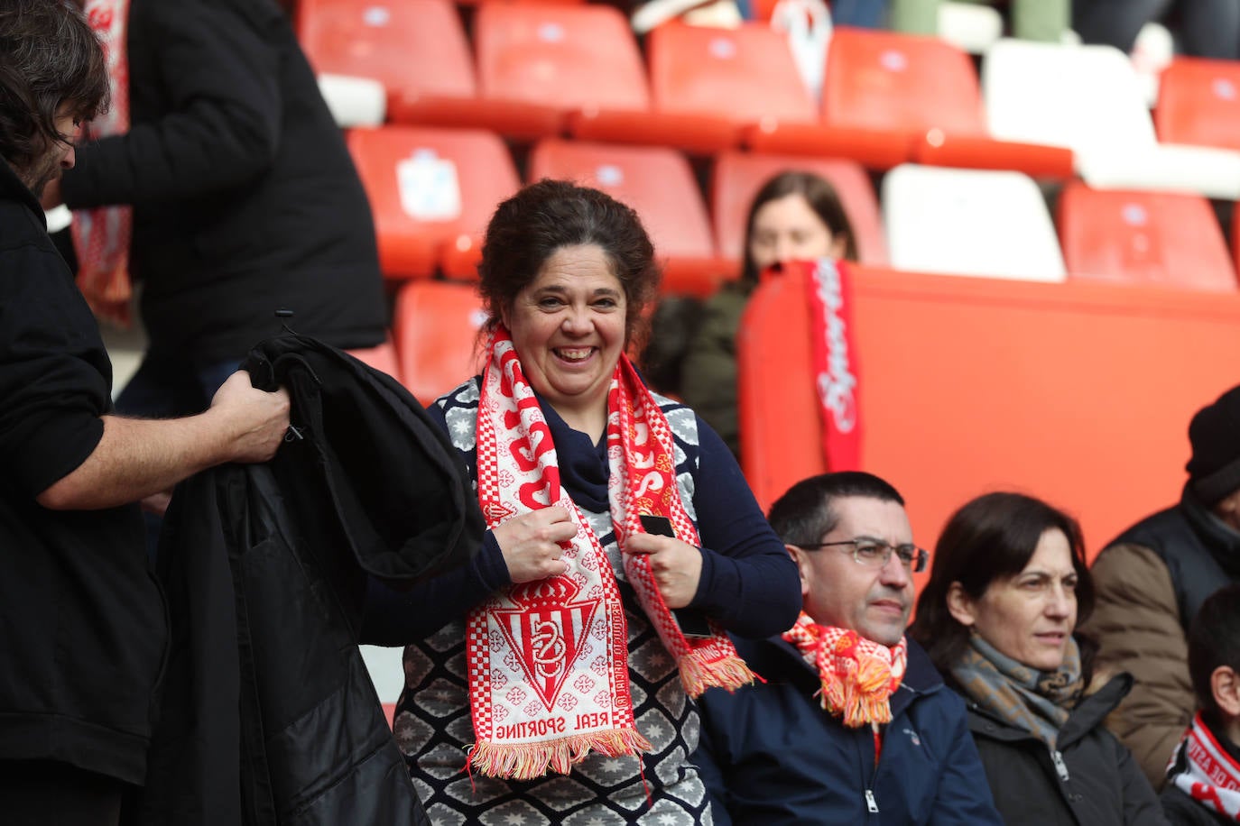 Fotos: ¿Estuviste en el Sporting-Cartagena?¡Búscate en El Molinón!