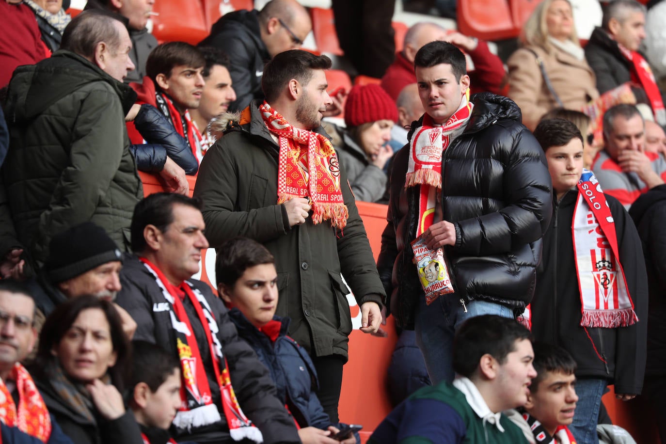 Fotos: ¿Estuviste en el Sporting-Cartagena?¡Búscate en El Molinón!