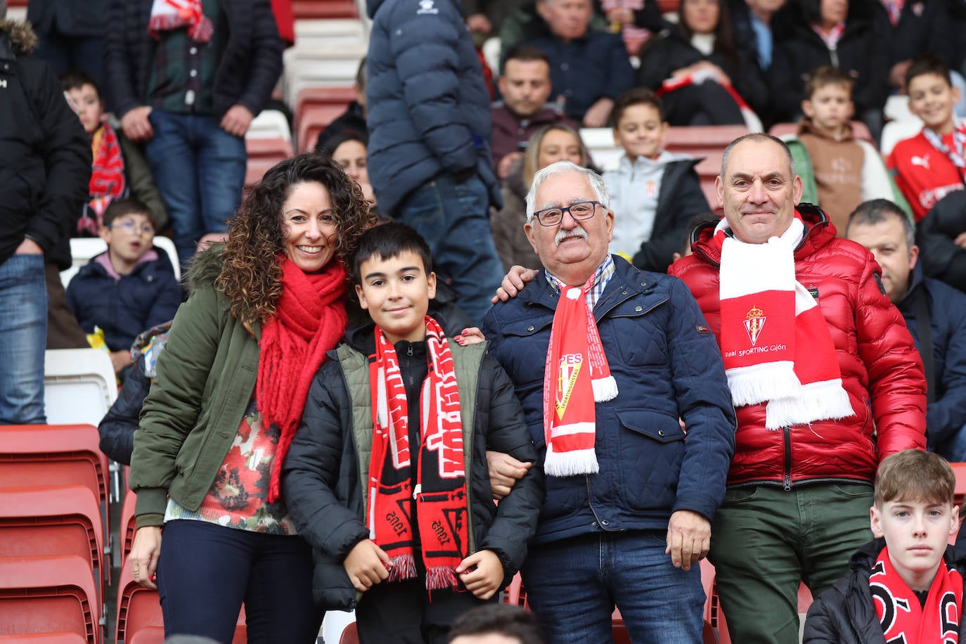 Fotos: ¿Estuviste en el Sporting-Cartagena?¡Búscate en El Molinón!