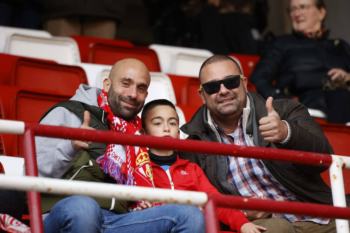 Fotos: ¿Estuviste en el Sporting-Cartagena?¡Búscate en El Molinón!