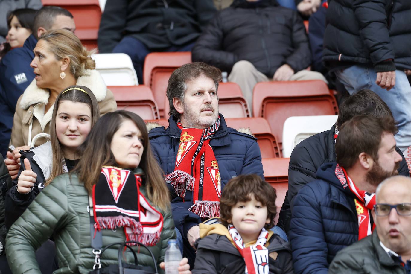 Fotos: ¿Estuviste en el Sporting-Cartagena?¡Búscate en El Molinón!