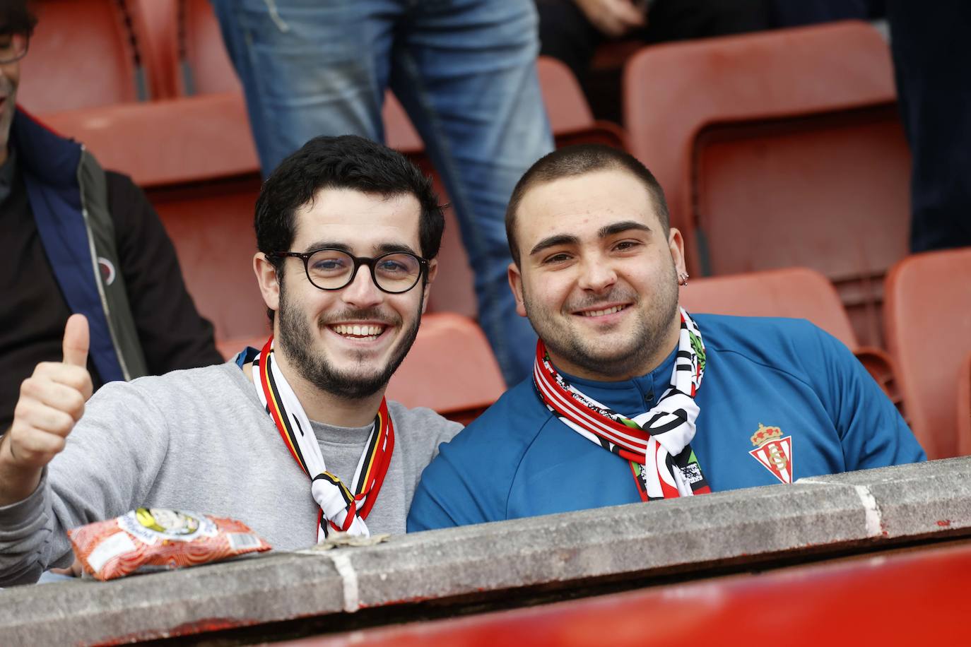 Fotos: ¿Estuviste en el Sporting-Cartagena?¡Búscate en El Molinón!