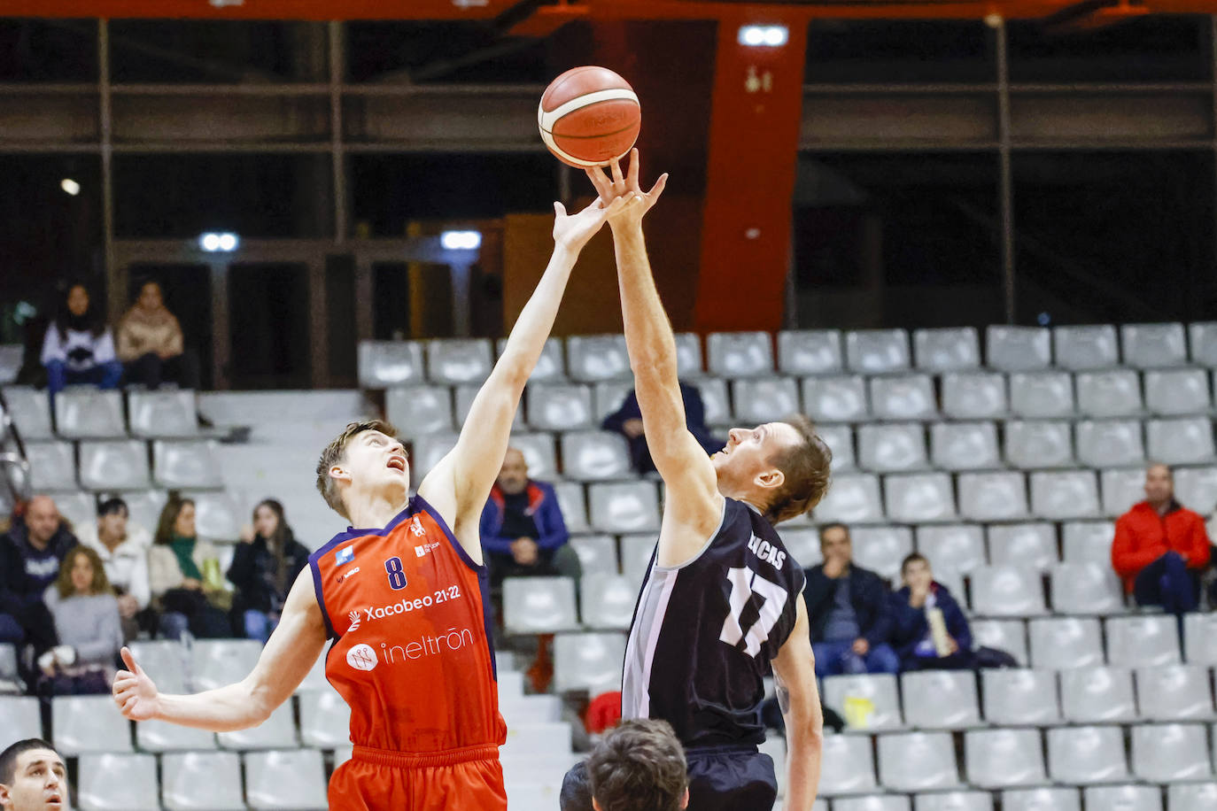 Fotos: El Círculo aplasta al Santo Domingo
