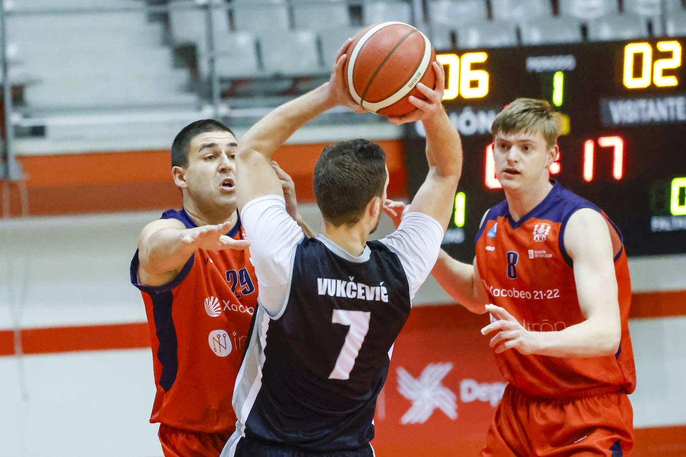 Fotos: El Círculo aplasta al Santo Domingo