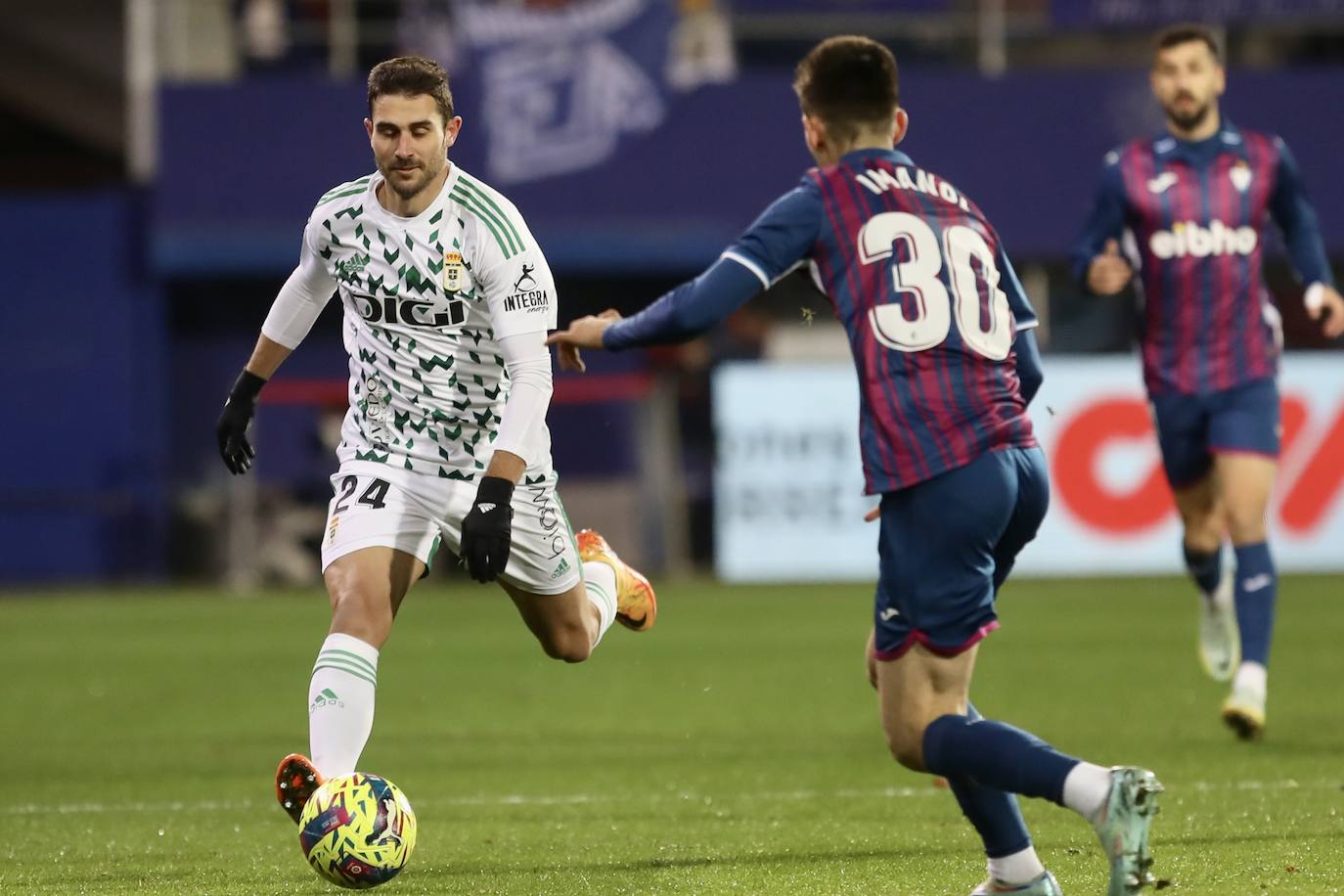 Fotos: Las mejores jugadas del Eibar - Real Oviedo