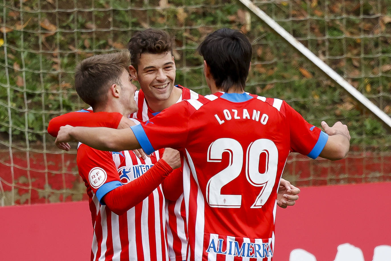 Fotos: Las jugadas del Sporting B 2-1 Tuilla