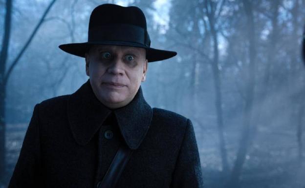 Personaje de tío Fétido en la serie de Netflix. 