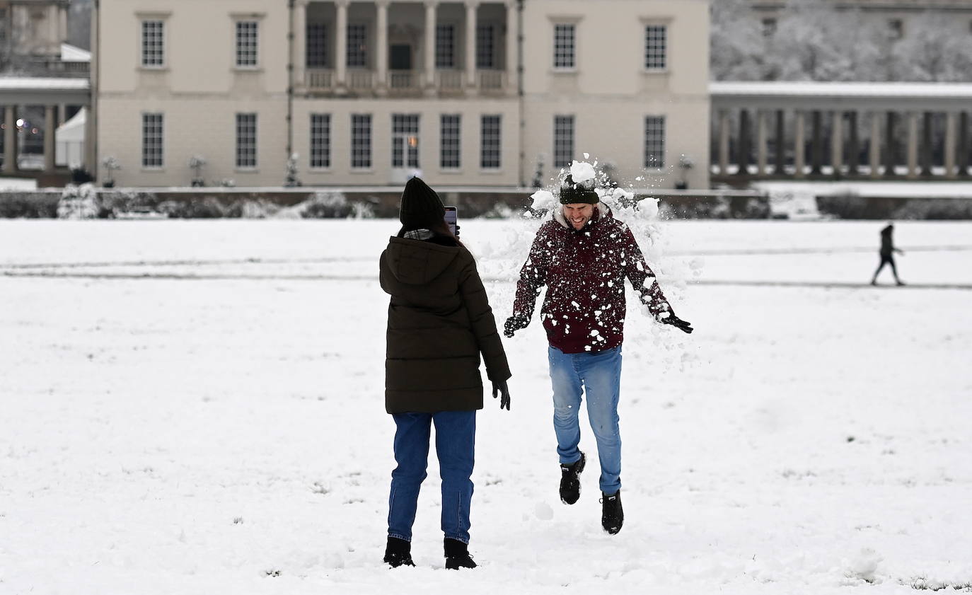 Fotos: Un temporal de nieve paraliza el Reino Unido