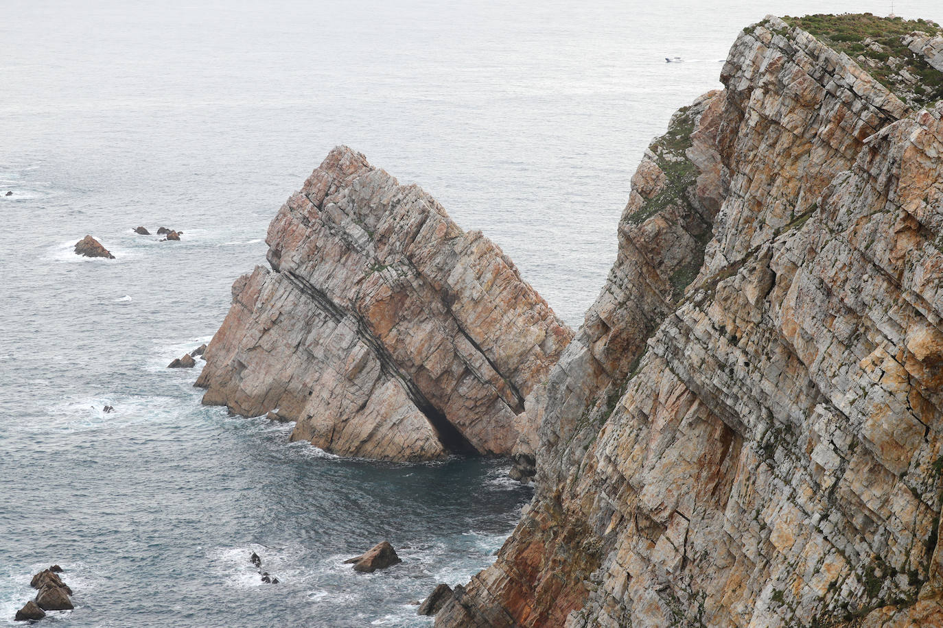 Fotos: Reanudan en el Cabo Peñas la búsqueda de la joven Sandra Bermejo